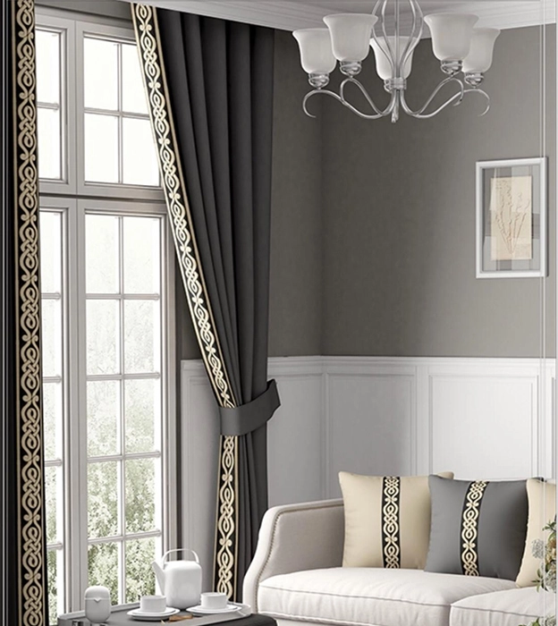 Draperie din tafta cu banda brodata Draperie din tafta cu banda brodata